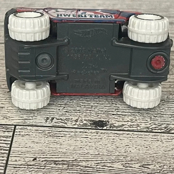 2003 Mattel Hot Wheels Rockster HW Ski Team HW Sports Red Die Cast Vehicle Loose - Picture 7 of 8